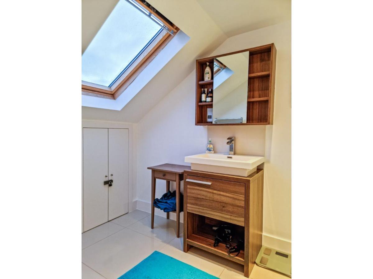 Pass The Keys Family Friendly 2 Bedroom Gem In Shepherd'S Bush Лондон Экстерьер фото